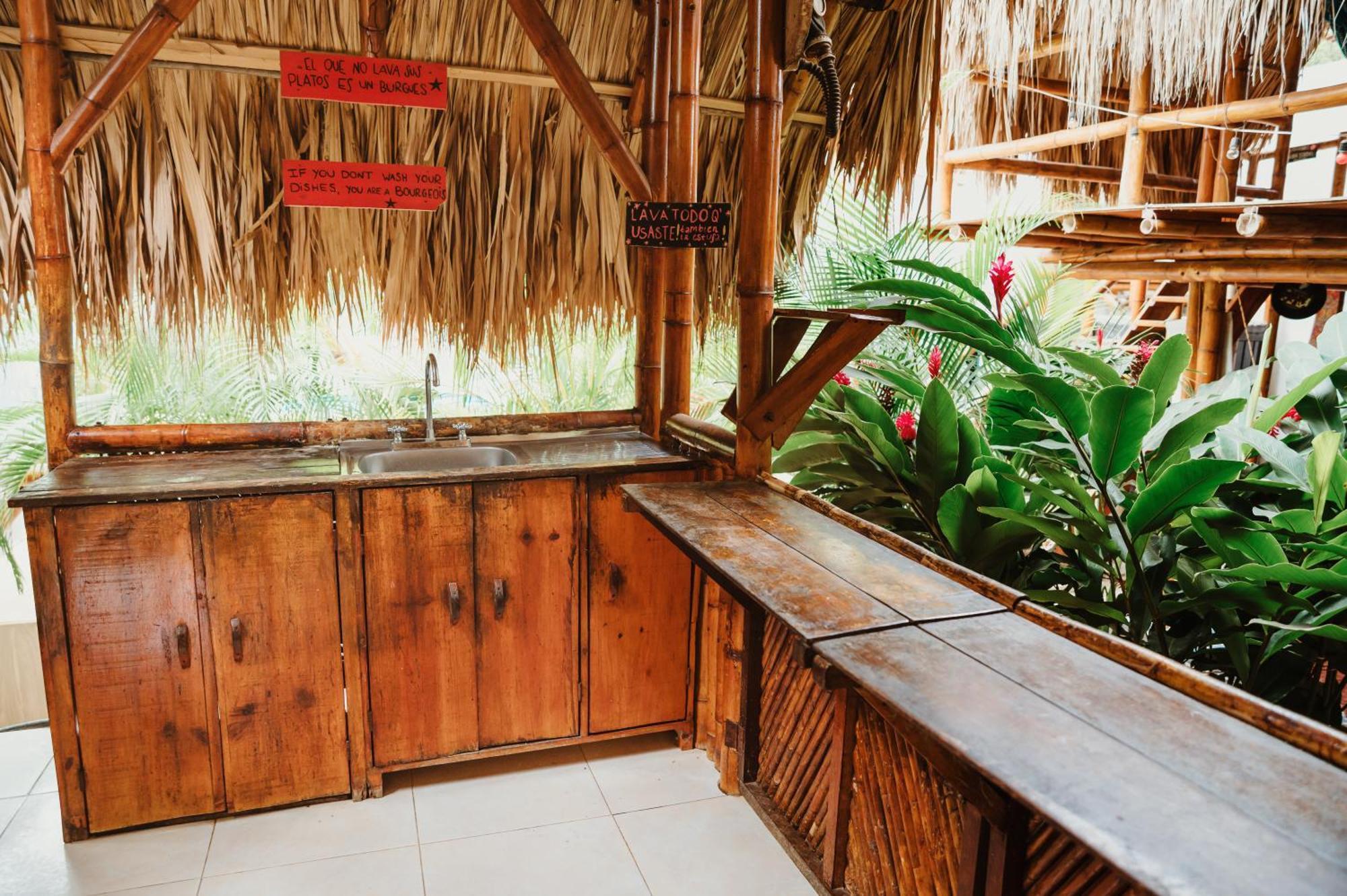 Kasakola Hotel Palomino Bagian luar foto